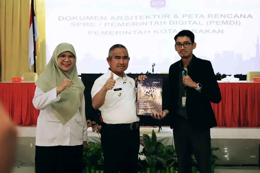 Seremonial Penyerahan Dokumen Arsitektur dan Peta Rencana Sistem Pemerintahan Berbasis Elektronik (SPBE) Pemerintah Kota Tarakan